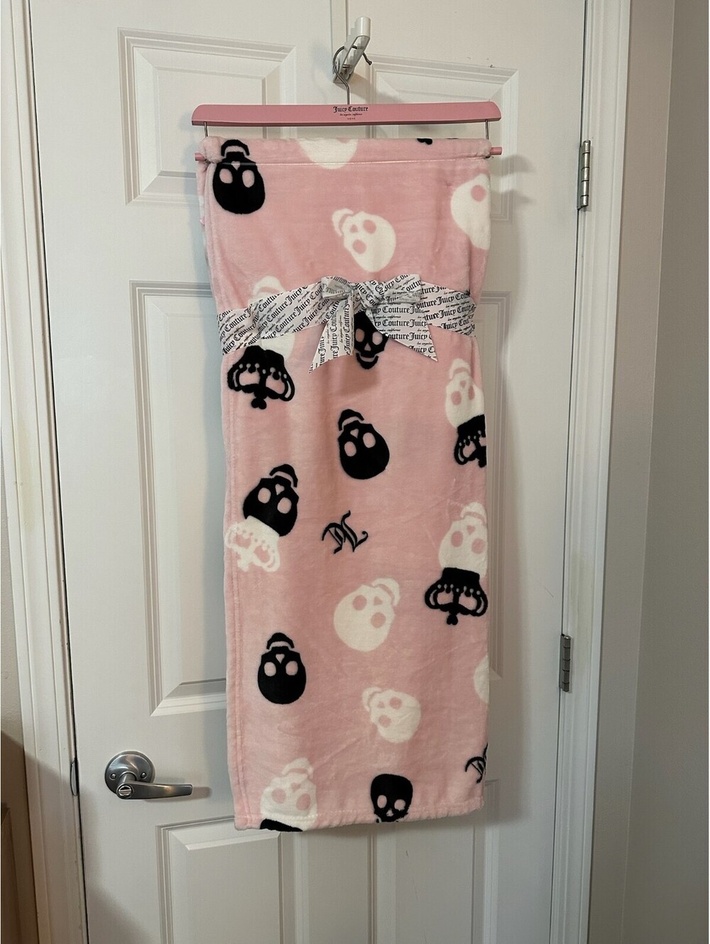 Juicy Couture Oversized Plush Printed Throw Blanket 60x70 Pink Skull Design